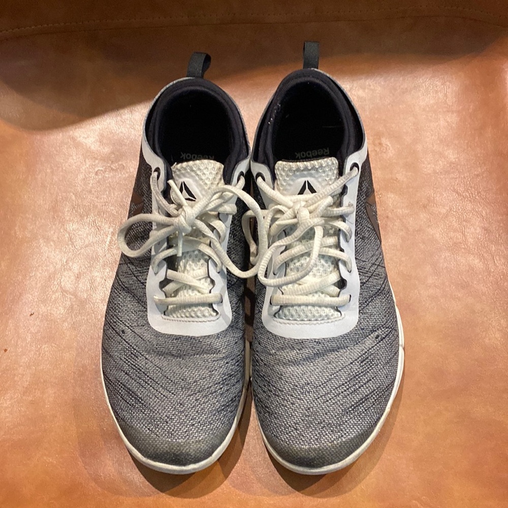 Womens Reebok cross trainers/lifting shoes size 8